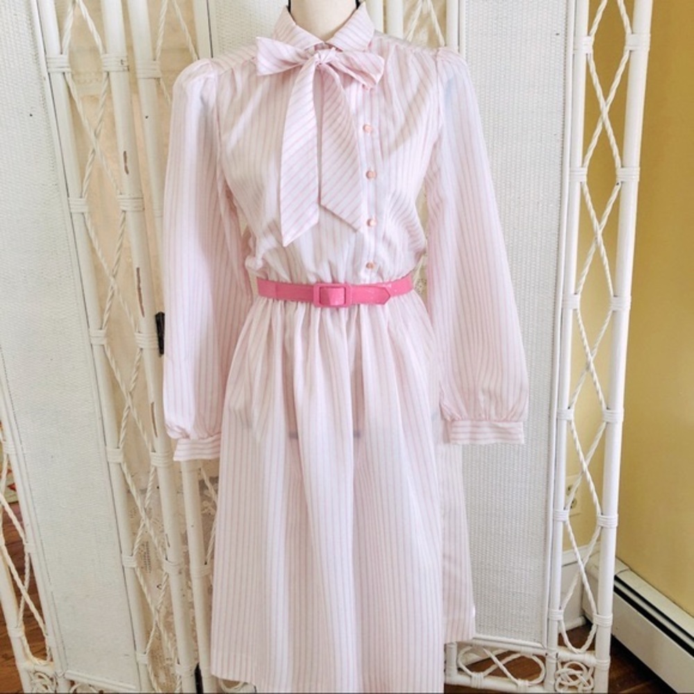 VINTAGE 70s Dress White Pink Stripes Bow Tie Belted size 10